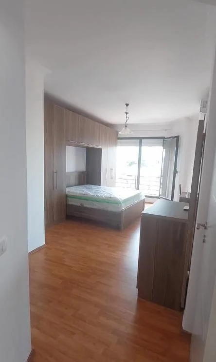 Tirane, jepet me qera apartament 2+1 Kati 5, 92 m² 700 € (Rruga Mine Peza)