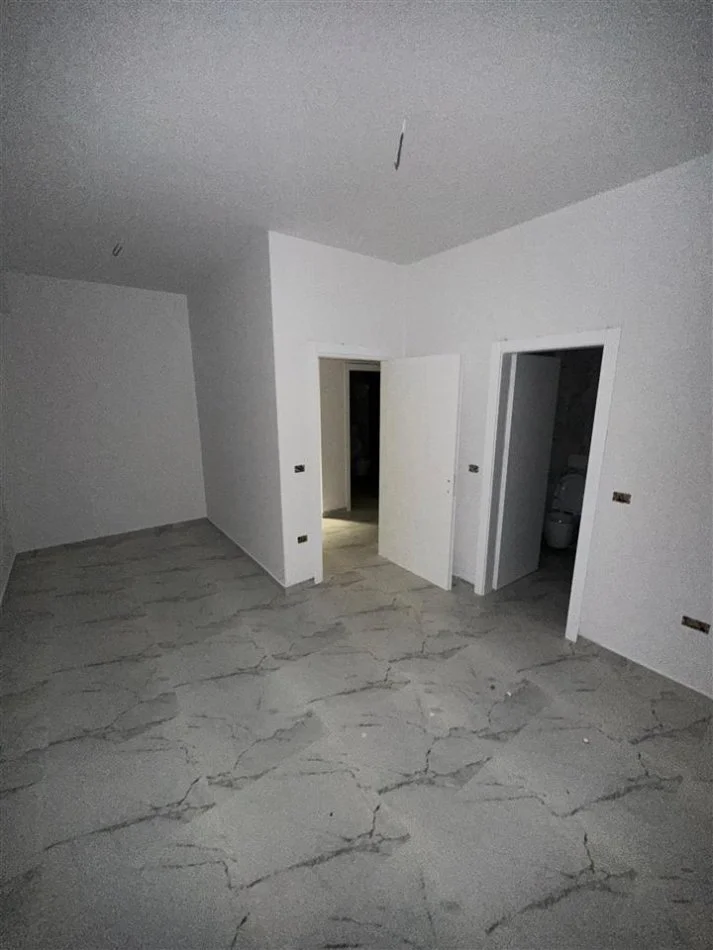 Tirane, jepet me qera apartament 2+1 Kati 2, 106 m² 600 € (Fusha Aviacionit)