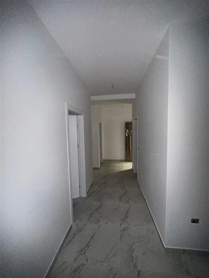 Tirane, jepet me qera apartament 2+1 Kati 2, 106 m² 600 € (Fusha Aviacionit)