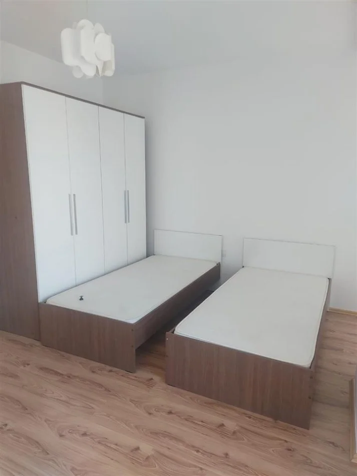 Tirane, jepet me qera apartament 2+1+Aneks+Ballkon, Kati 8, 101 m2 500 € (21 dhjetori)