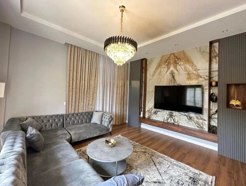 Tirane, jap me qera apartament 2+1 Kati 1, 90 m² 1.300 € (TEG)