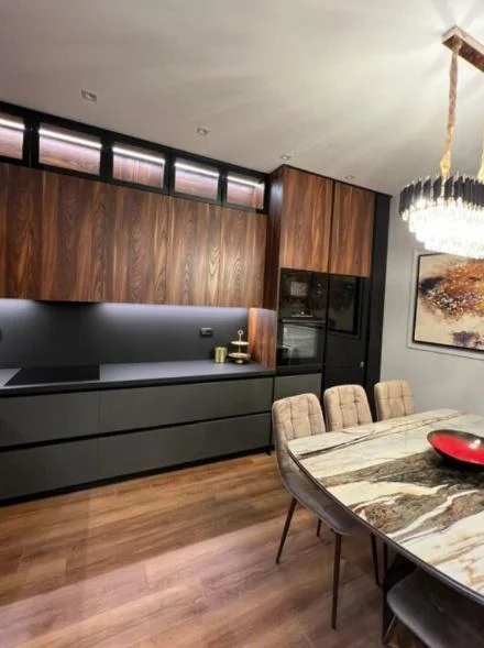 Tirane, jap me qera apartament 2+1 Kati 1, 90 m² 1.300 € (TEG)