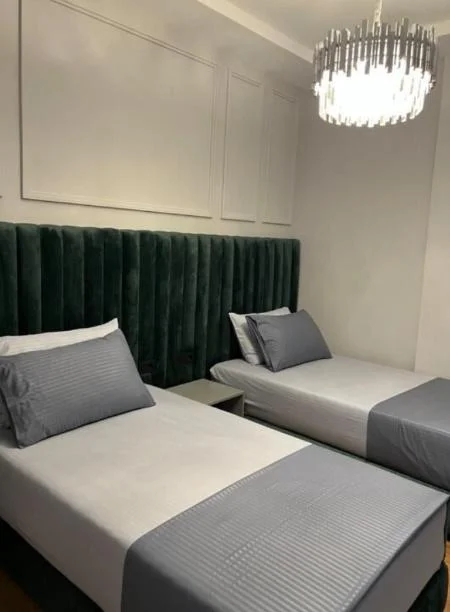 Tirane, jap me qera apartament 2+1 Kati 1, 90 m² 1.300 € (TEG)