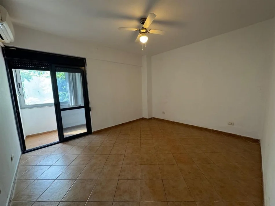 Tirane, shitet apartament 2+1 Kati 2, 126 m² 260.000 € (PRANE SQUARE 21)