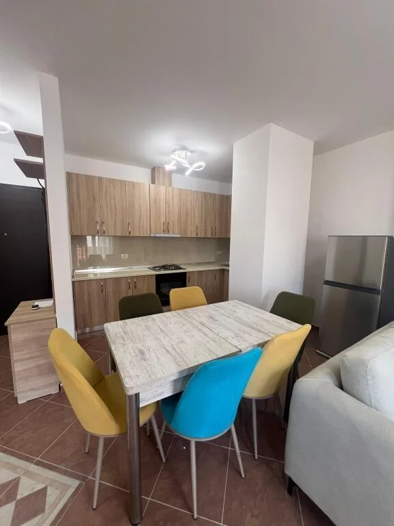 Tirane, shitet apartament 2+1+Ballkon Kati 6, 122 m² 199.000 € (Porcelan)