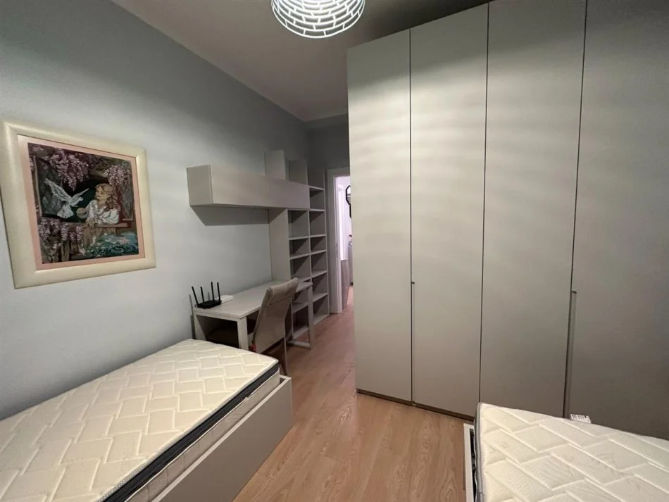 Tirane, shitet apartament 2+1+Aneks+Ballkon Kati 6, 95 m² 165.000 € (Rruga Kavajes)