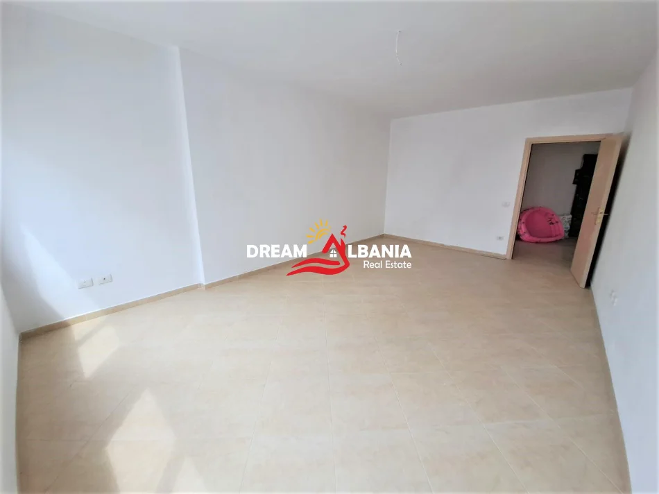 Tirane, shitet apartament 2+1 Kati 1, 176 m² 247.086 € (yzberisht)