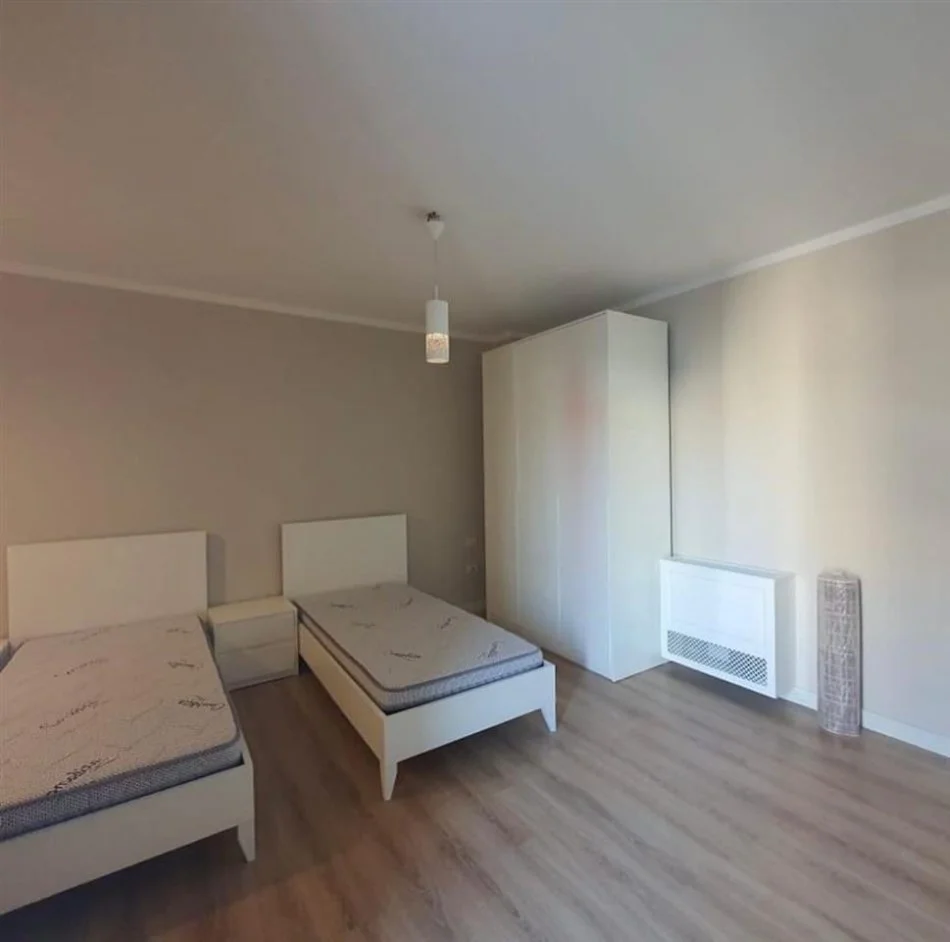 Tirane, jepet me qera apartament 2+1 Kati 3, 122 m² 1.300 € (Liqeni Artificial)