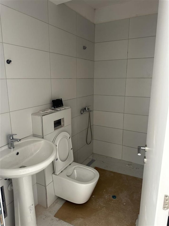 Tirane, shitet apartament 2+1 Kati 1, 94 m² 167.000 € (Kodra e Diellit)