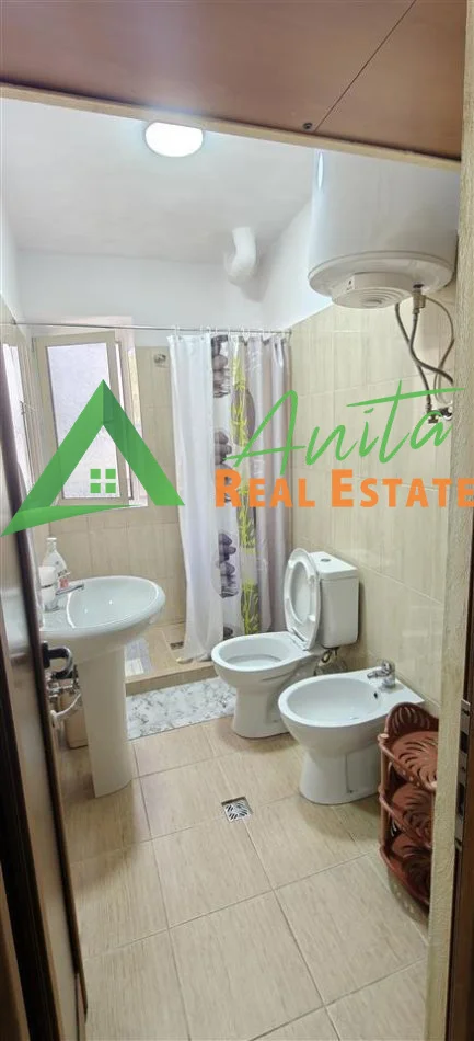 Shqiperi, jepet me qera apartament 2+1+Ballkon Kati 2, 70 m² 60 000 Lek(Rruga e Durresit)