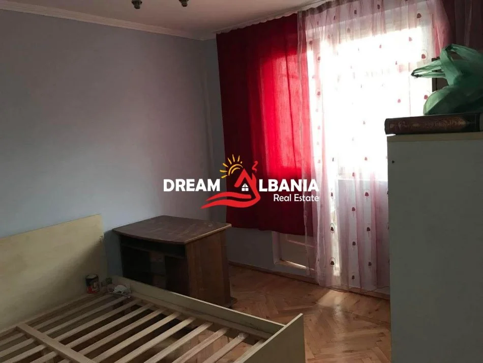 Tirane, jepet me qera apartament 2+1 Kati 5, 75 m² 500 € (ne Bllok, prane Sheshit Wilson)