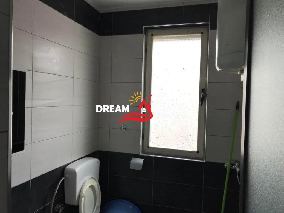 Tirane, jepet me qera apartament 2+1 Kati 5, 75 m² 500 € (ne Bllok, prane Sheshit Wilson)