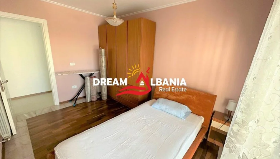 Tirane, jepet me qera apartament 2+1+Ballkon Kati 5, 111 m² 1.200 € (Në rrugën Vaso Pasha - në Bllok)