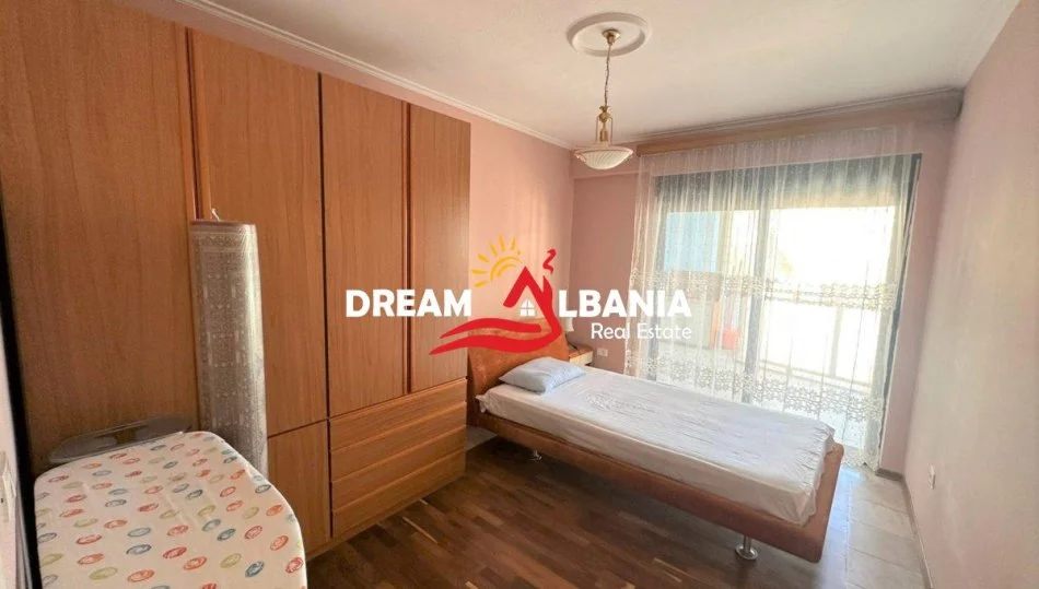 Tirane, jepet me qera apartament 2+1+Ballkon Kati 5, 111 m² 1.200 € (Në rrugën Vaso Pasha - në Bllok)