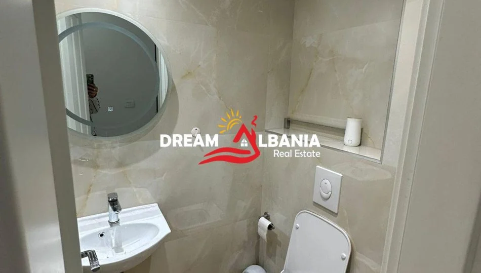 Tirane, jepet me qera apartament 2+1+Ballkon Kati 5, 111 m² 1.200 € (Në rrugën Vaso Pasha - në Bllok)