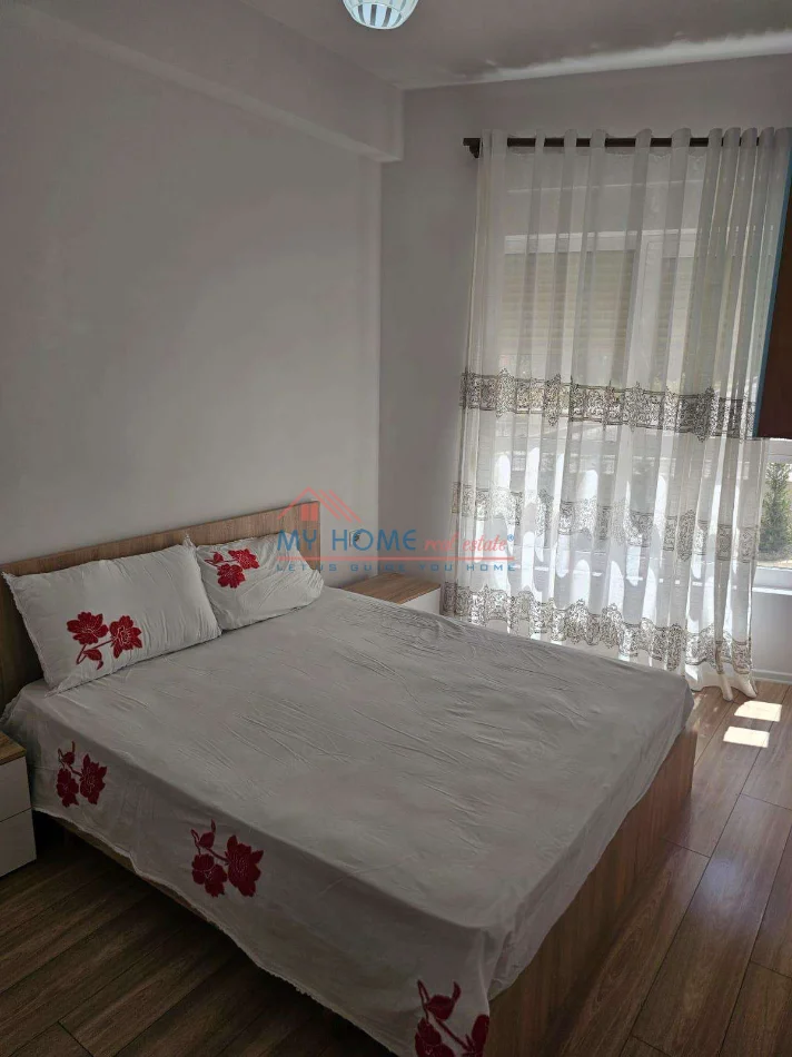 Tirane, jepet me qera apartament 2+1+Ballkon Kati 2, 550 m² 550 € (Ali Demi)
