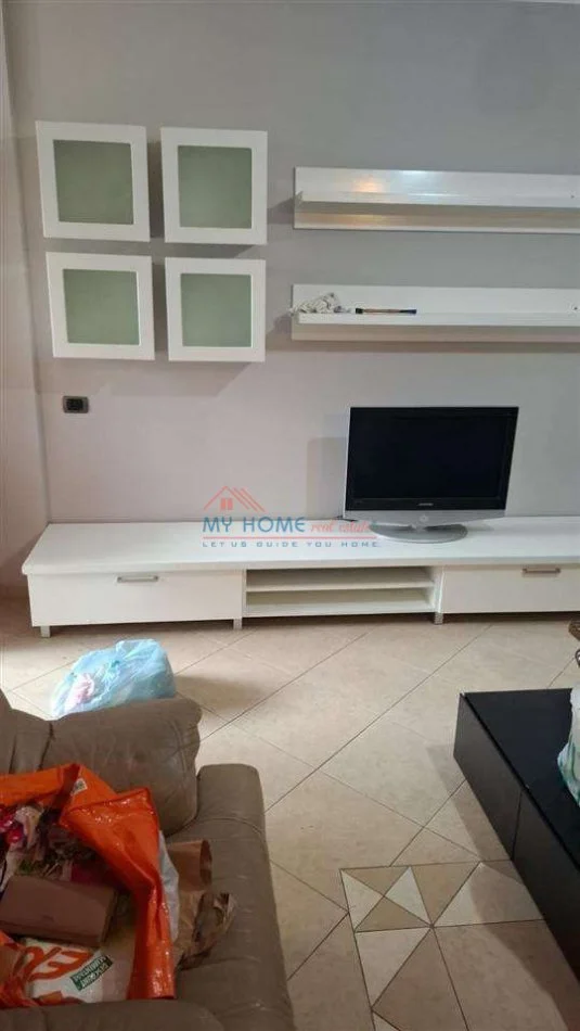 Tirane, jepet me qera apartament 2+1+Ballkon Kati 6, 110 m² 700 € (Rruga e Dibres)