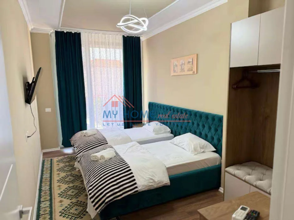 Tirane, jepet me qera apartament 2+1+Ballkon Kati 2, 110 m² 800 € (Rruga 4 Deshmoret)