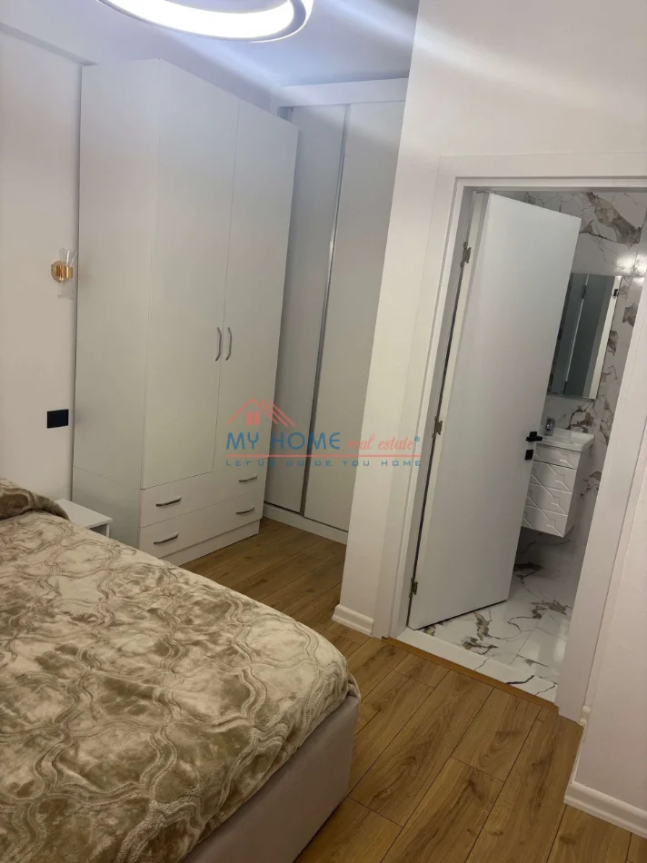 Tirane, jepet me qera apartament 2+1+Ballkon Kati 5, 100 m² 700 € (Rruga Ndre Mjeda)