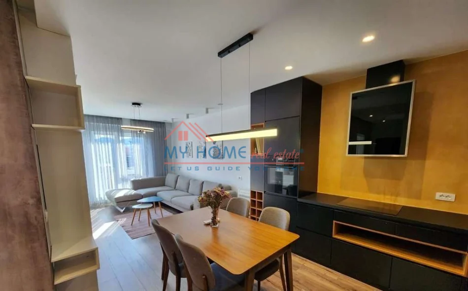Tirane, jepet me qera apartament 2+1+Ballkon Kati 11, 80 m² 880 € (Kompleksi Kontakt)