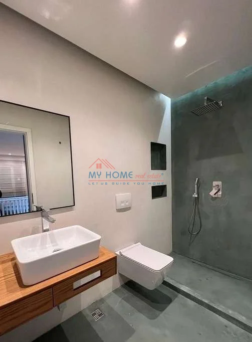 Tirane, jepet me qera apartament 2+1+Ballkon Kati 11, 80 m² 880 € (Kompleksi Kontakt)
