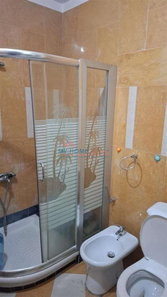 Tirane, jepet me qera apartament 2+1+Ballkon Kati 6, 110 m² 700 € (Rruga e Dibres)
