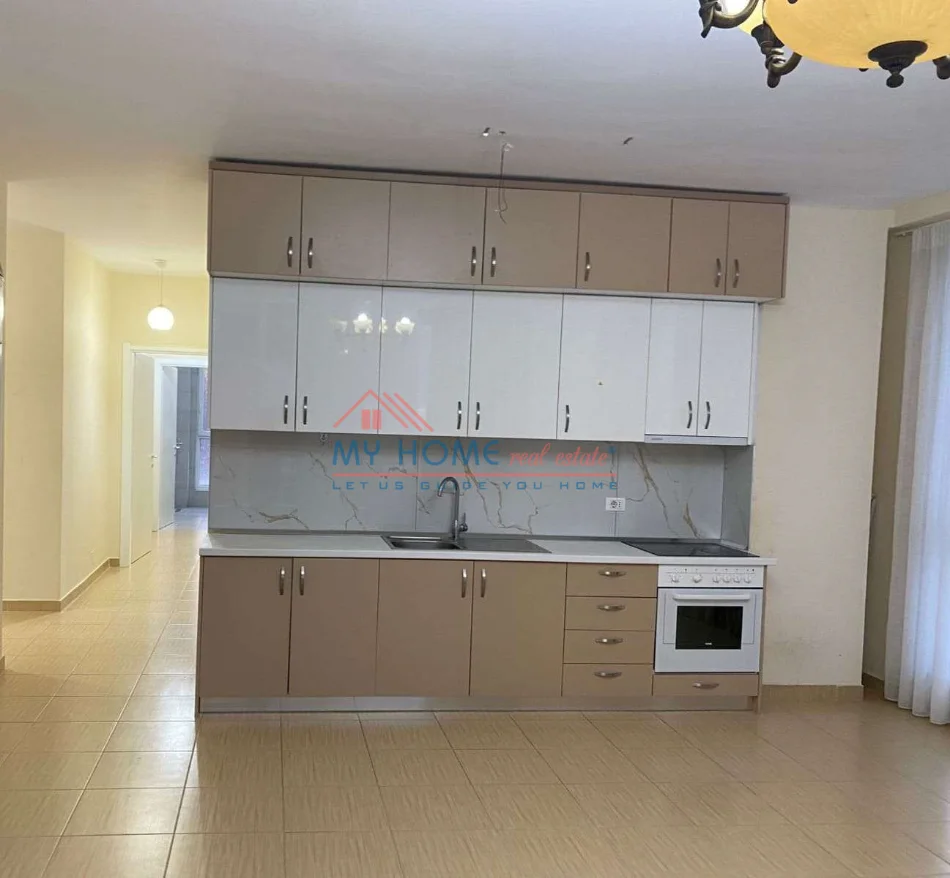 Tirane, jepet me qera apartament 2+1+Ballkon Kati 4, 120 m² 600 € (Bulevardi i Ri)