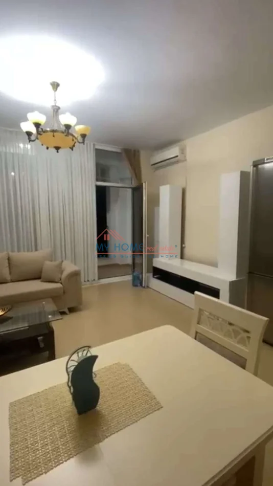Tirane, jepet me qera apartament 2+1+Ballkon Kati 4, 120 m² 600 € (Bulevardi i Ri)