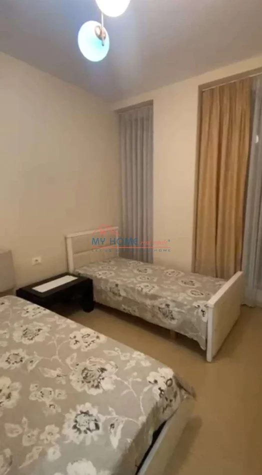 Tirane, jepet me qera apartament 2+1+Ballkon Kati 4, 120 m² 600 € (Bulevardi i Ri)