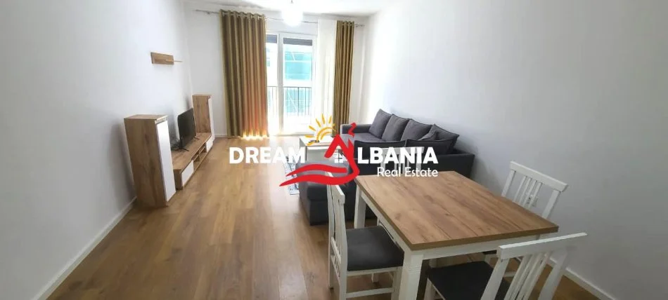 Tirane, jepet me qera apartament 2+1 , 112 m² 850 €