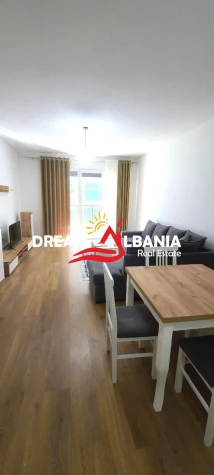 Tirane, jepet me qera apartament 2+1 , 112 m² 850 €