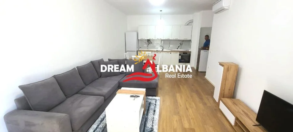 Tirane, jepet me qera apartament 2+1 , 112 m² 850 €