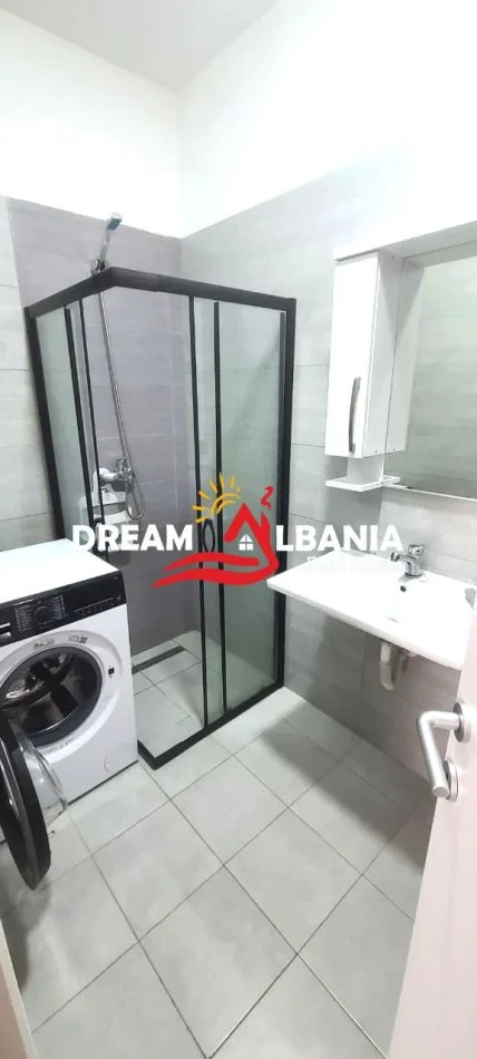 Tirane, jepet me qera apartament 2+1 , 112 m² 850 €