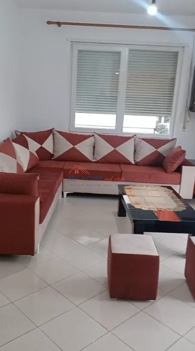 Tirane, jepet me qera apartament 2+1+Ballkon Kati 5, 100 m² 400 € (Rruga Muhamed Deliu)