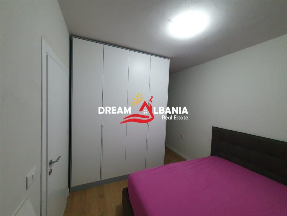 Tirane, jepet me qera apartament 2+1 , 90 m² 500 € 