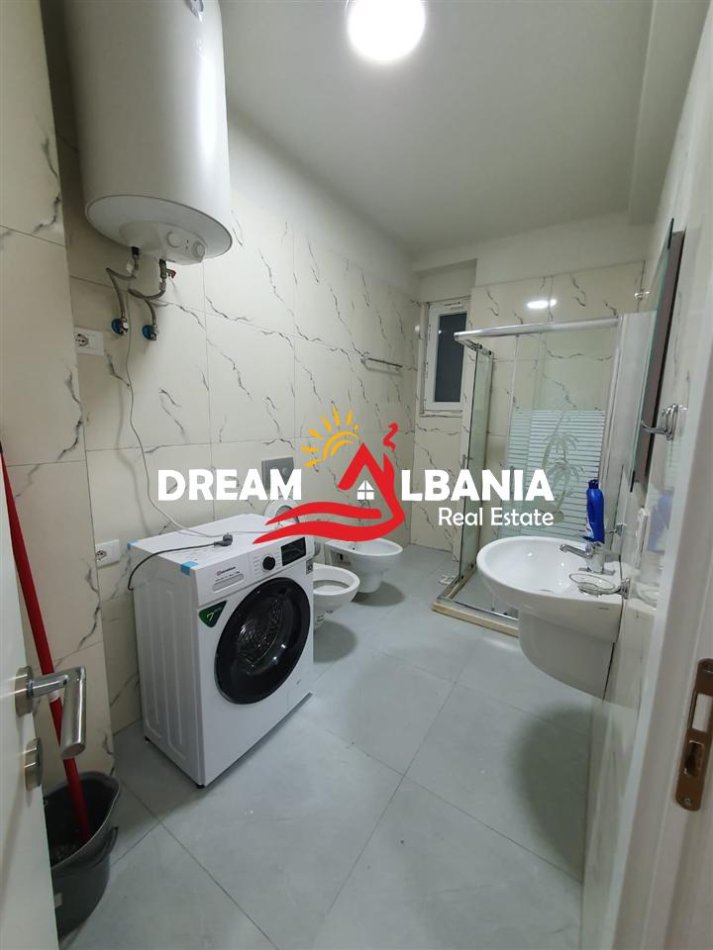 Tirane, jepet me qera apartament 2+1 , 90 m² 500 € 