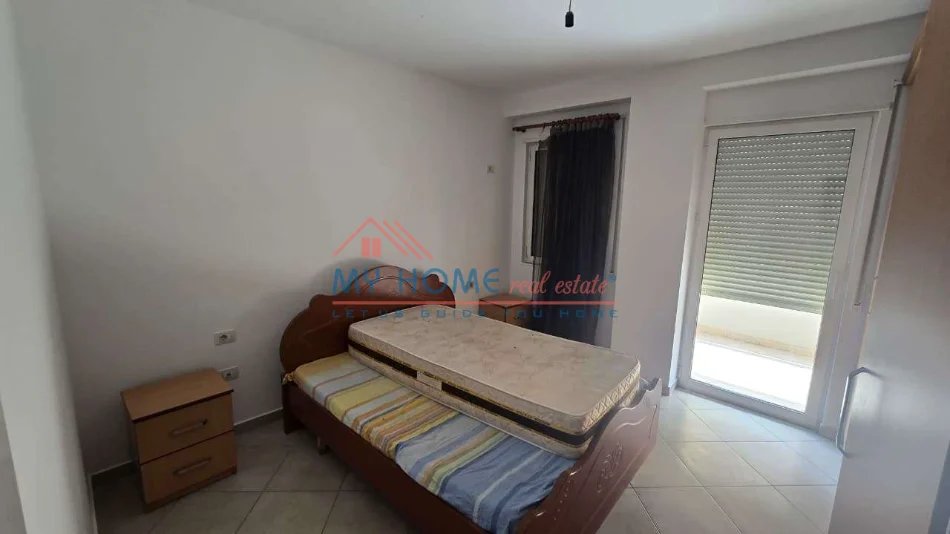 Tirane, jepet me qera apartament 2+1+Ballkon Kati 4, 90 m² 450 € (Kodra e Diellit)