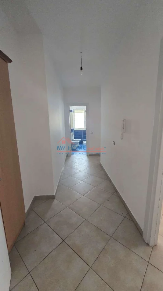 Tirane, jepet me qera apartament 2+1+Ballkon Kati 4, 90 m² 450 € (Kodra e Diellit)
