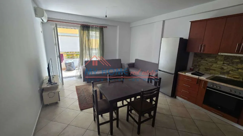 Tirane, jepet me qera apartament 2+1+Ballkon Kati 4, 90 m² 450 € (Kodra e Diellit)