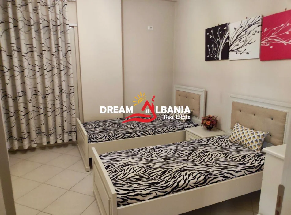 Tirane, jepet me qera apartament 2+1+Ballkon Kati 2, 105 m² 950 € (Kopshti zologjik)