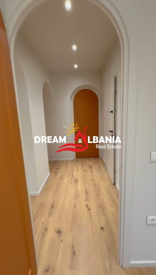 Tirane, jepet me qera apartament 2+1 , 66 m² 900 € 