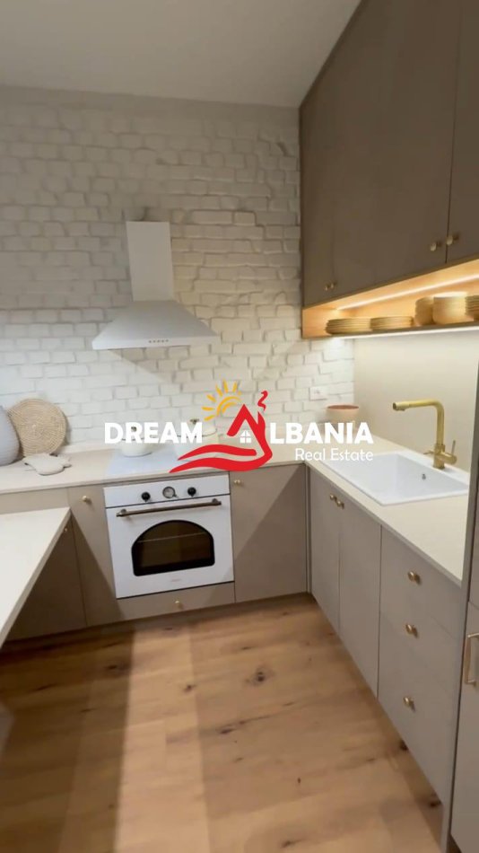 Tirane, jepet me qera apartament 2+1 , 66 m² 900 € 