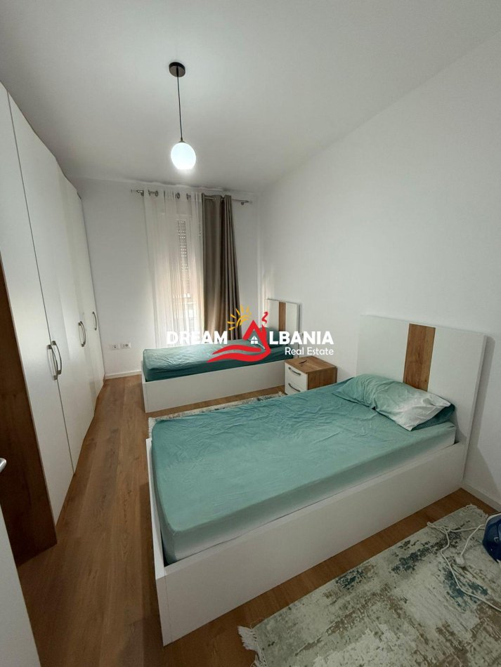 Tirane, jepet me qera apartament 2+1 , 112 m² 750 € 