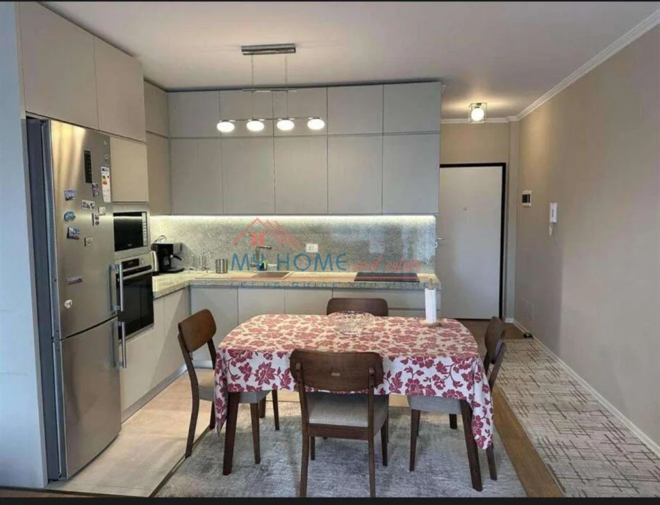Tirane, jepet me qera apartament 2+1+Ballkon Kati 3, 100 m² 800 € (Don Bosko)