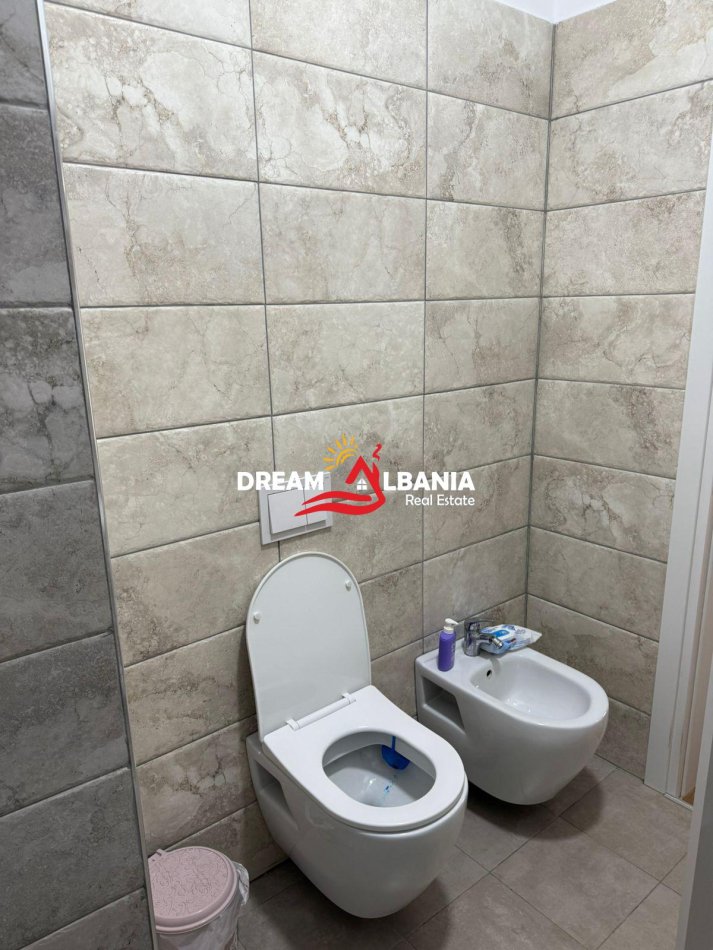 Tirane, jepet me qera apartament 2+1 , 112 m² 750 € 