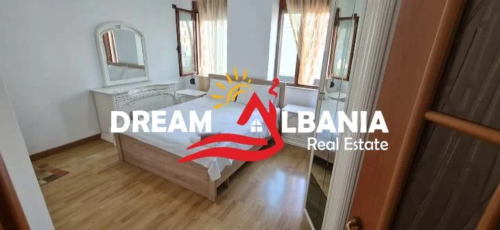 Tirane, jepet me qera apartament 2+1 , 154 m² 500 € (ne Laprake prane KMY)