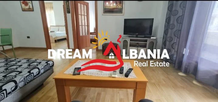 Tirane, jepet me qera apartament 2+1 , 154 m² 500 € (ne Laprake prane KMY)