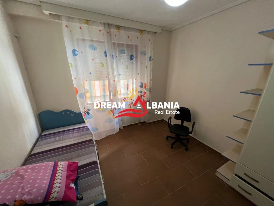 Tirane, jepet me qera apartament 2+1 Kati 5, 100 m² 800 € (Tek Zogu i Zi prane Ring Center)