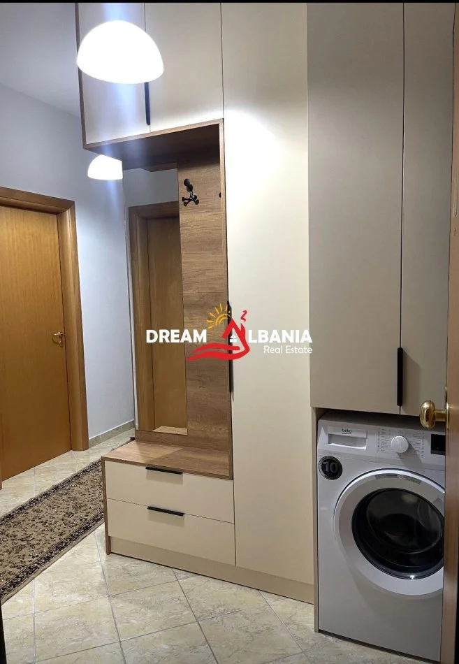 Tirane, jepet me qera apartament 2+1 , 100 m² 650 € (tek 21 Dhjetori prane Mondial)