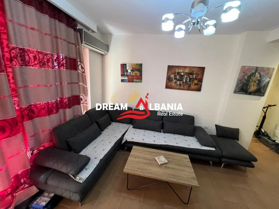 Tirane, jepet me qera apartament 2+1 Kati 5, 100 m² 800 € (Tek Zogu i Zi prane Ring Center)